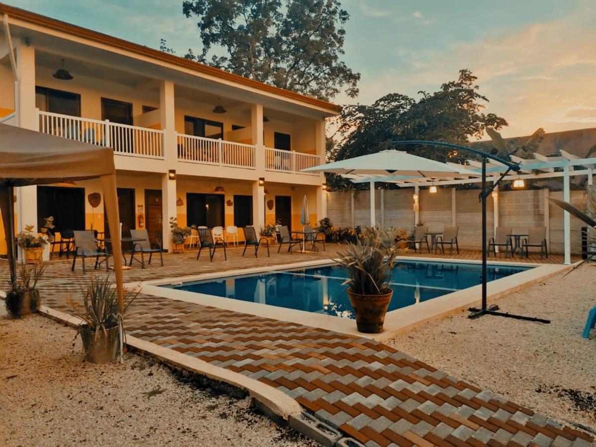 Cabinas El Colibri Puerto Carrillo Exterior foto